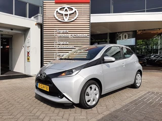 Toyota Aygo X-PLAY 5-DEURS CAMERA AIRCO BLUETOOTH HANDSFREE BELLEN STUURWIELBEDIENING