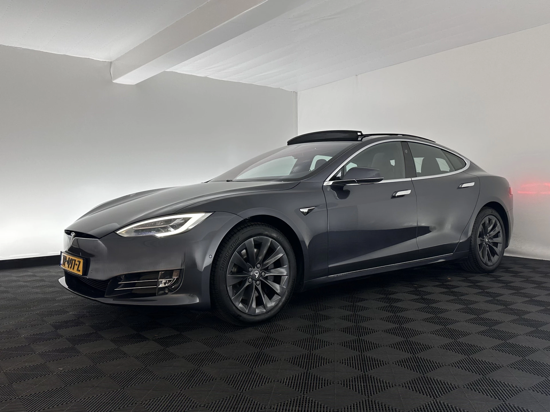 Hoofdafbeelding Tesla Model S