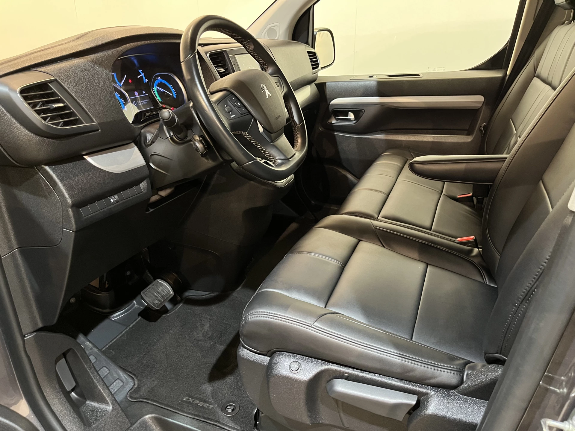 Hoofdafbeelding Peugeot e-Expert