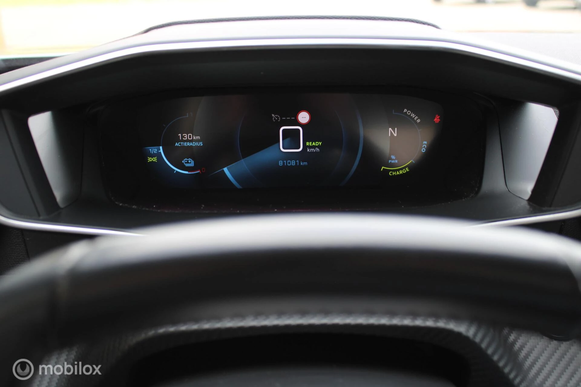 Hoofdafbeelding Peugeot e-2008