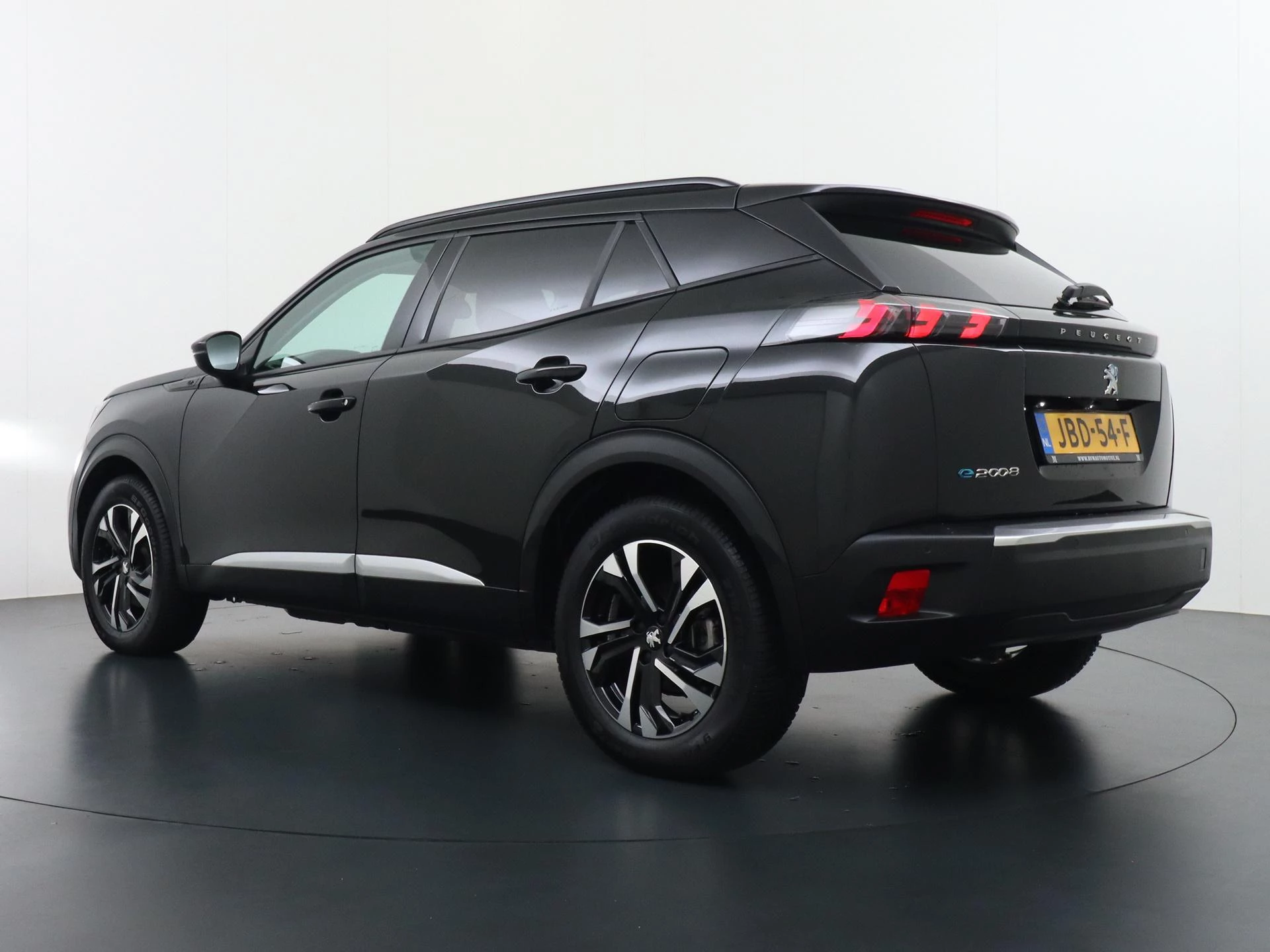 Hoofdafbeelding Peugeot e-2008