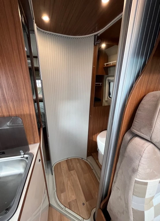 Hoofdafbeelding Pössl Globecar 640 Enkele Bedden Zonnepaneel