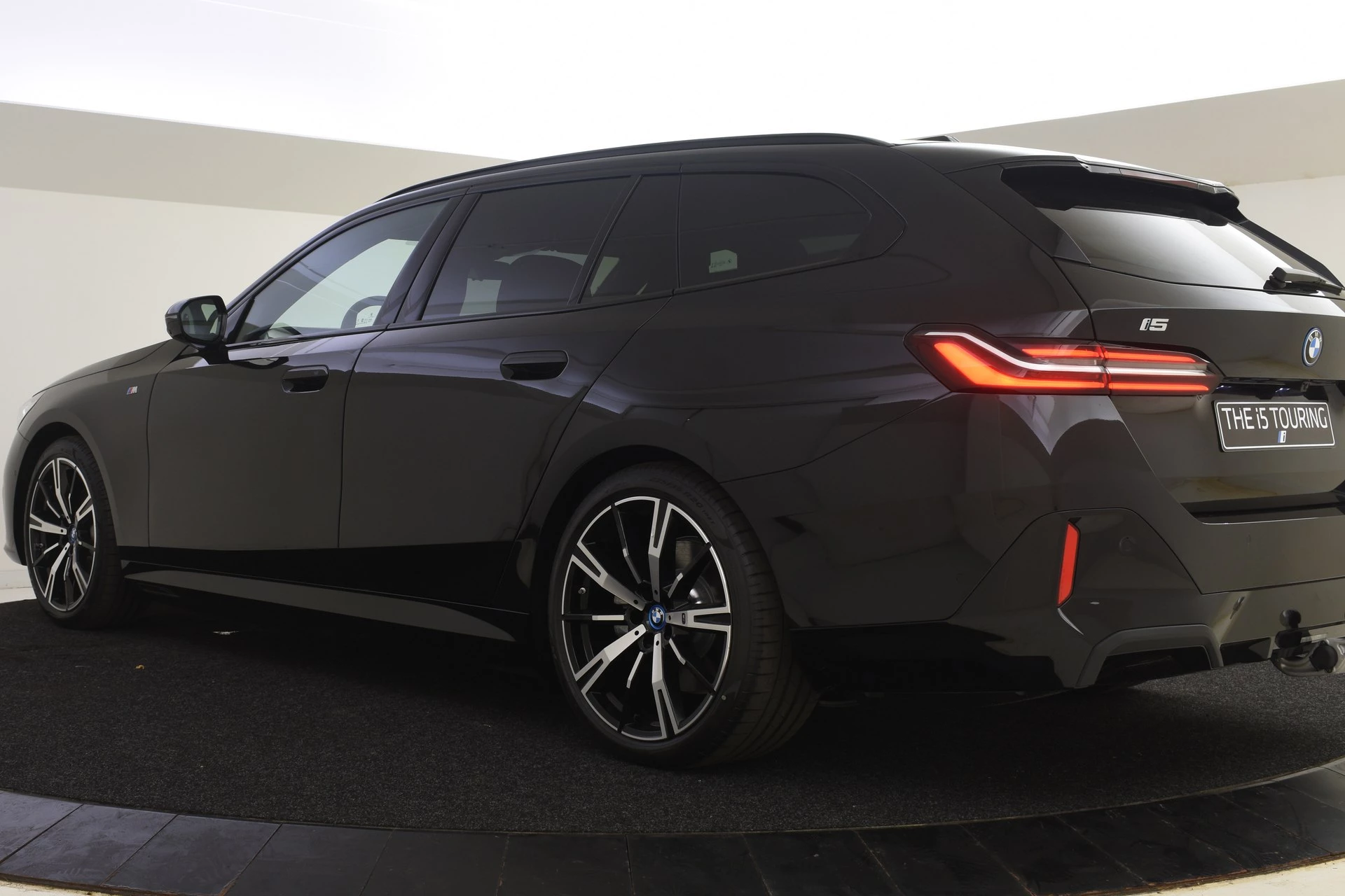 Hoofdafbeelding BMW i5