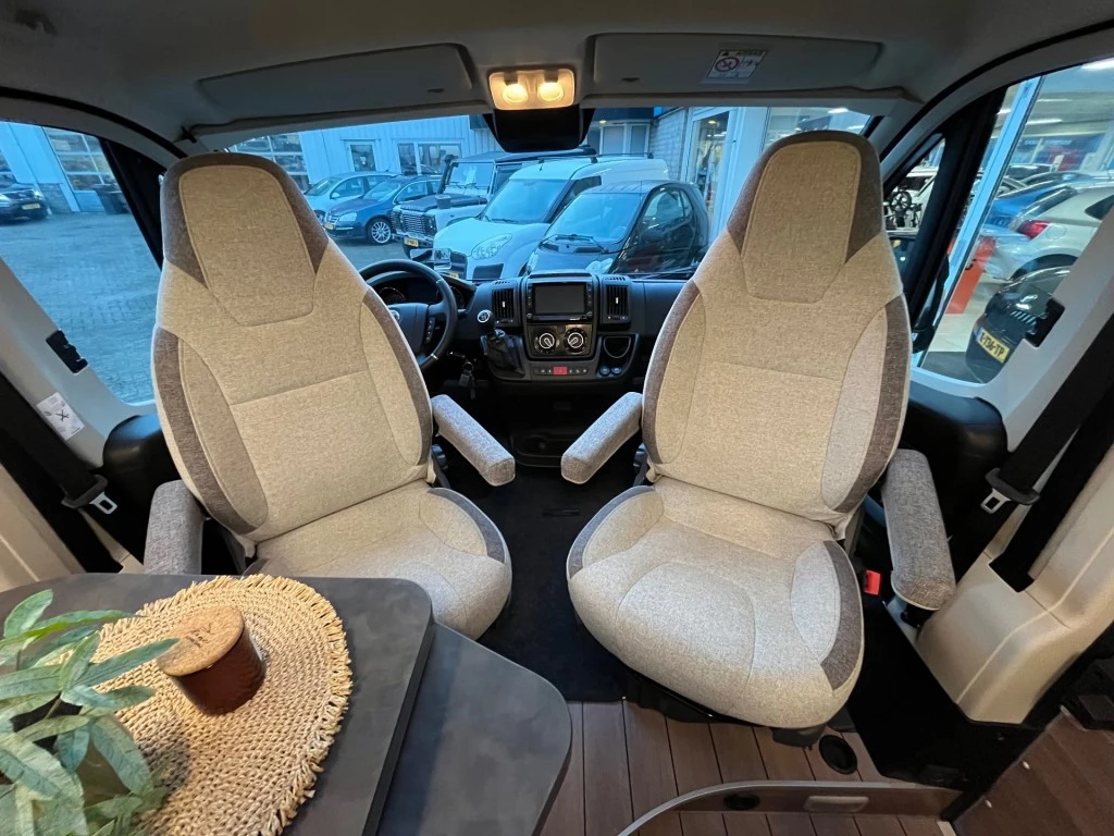 Hoofdafbeelding Knaus Boxlife 6 Meter Lengtebedden