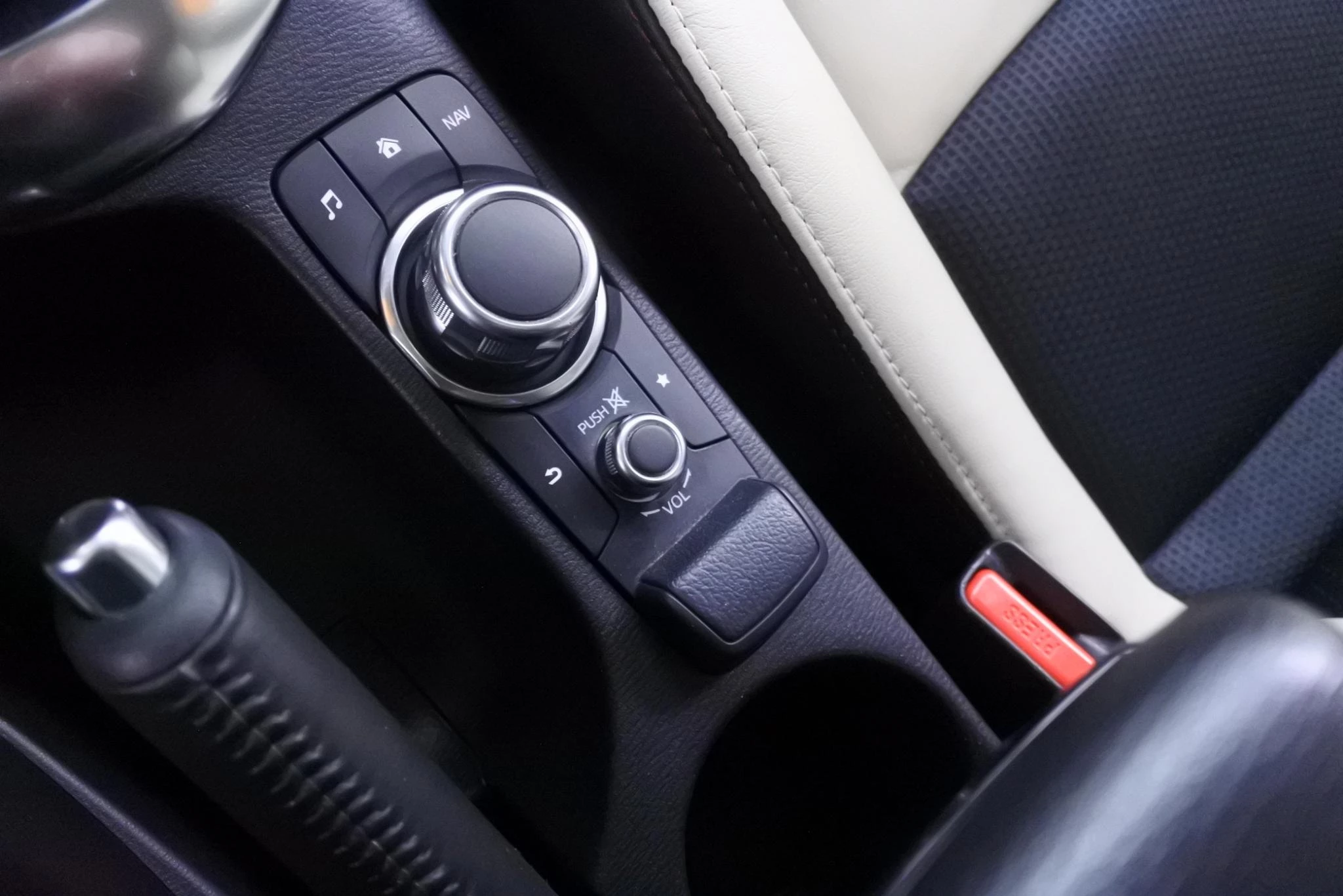 Hoofdafbeelding Mazda 2