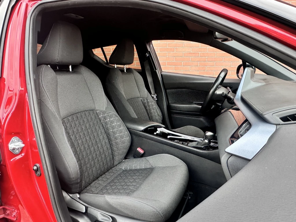 Hoofdafbeelding Toyota C-HR