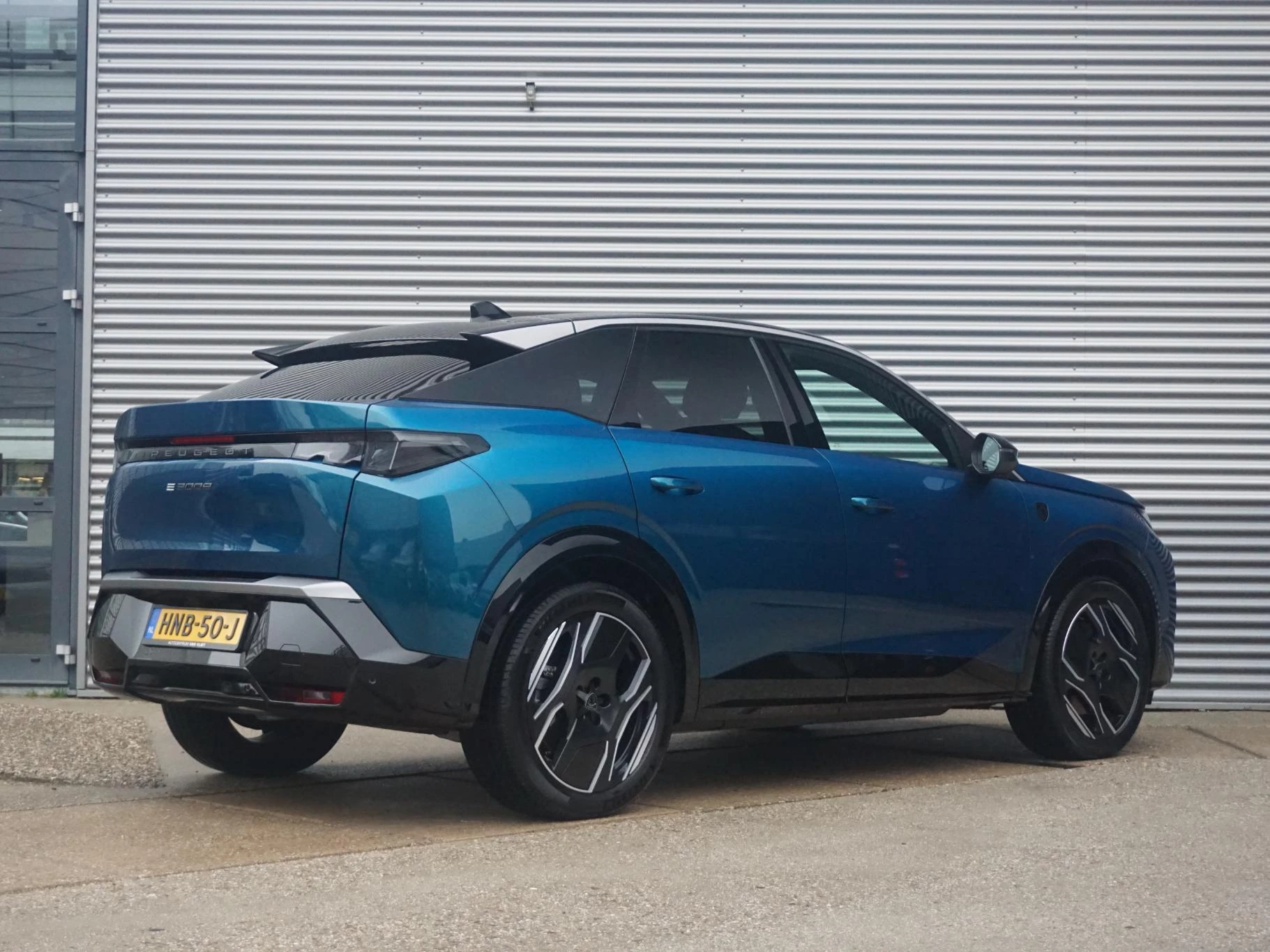 Hoofdafbeelding Peugeot e-3008