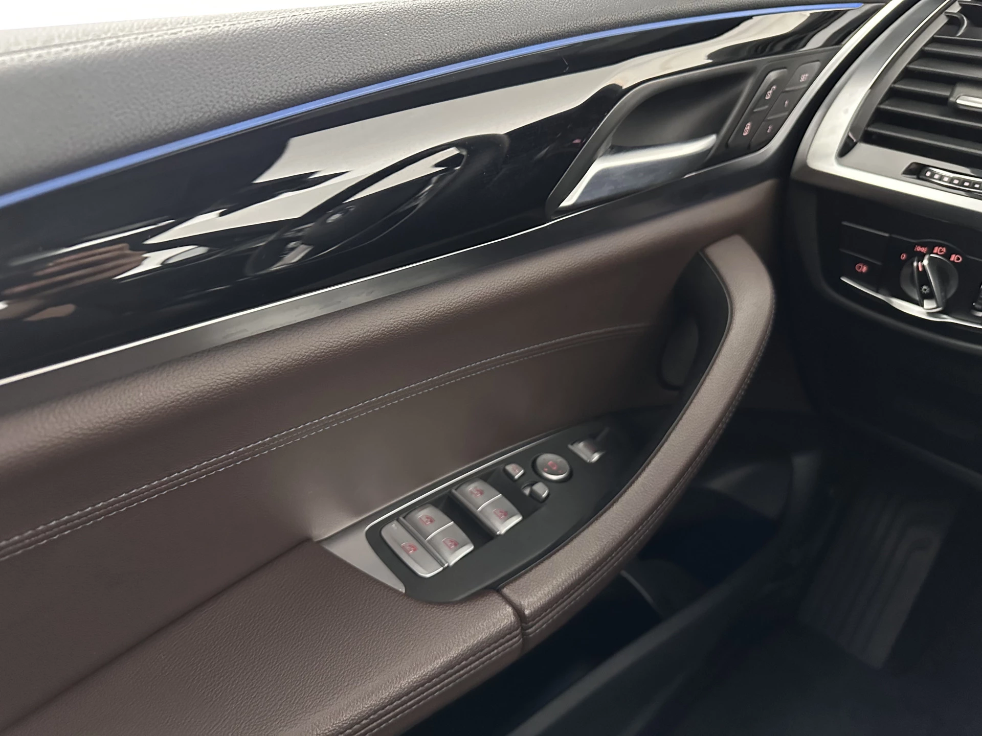 Hoofdafbeelding BMW iX3