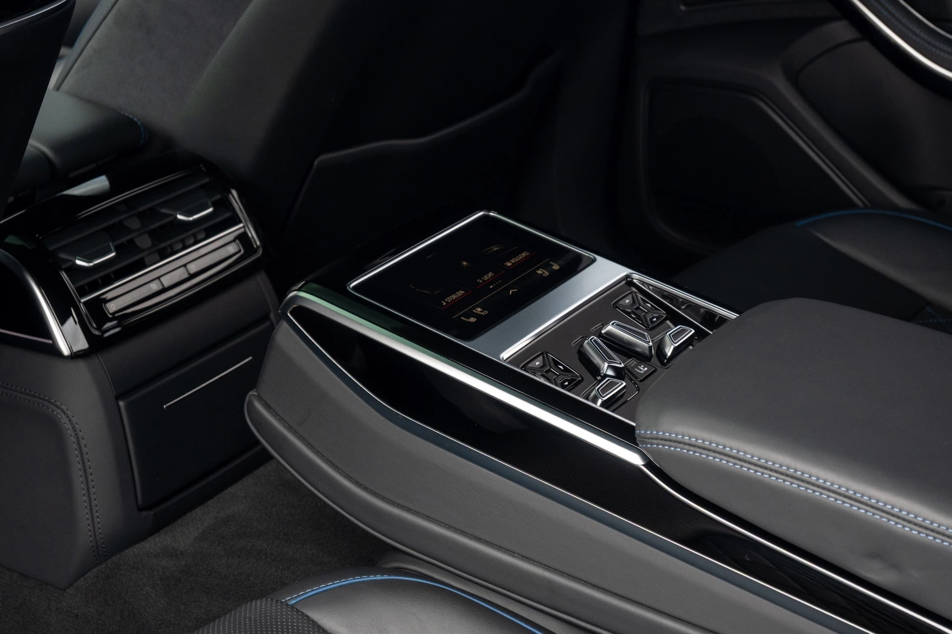Hoofdafbeelding Audi A8