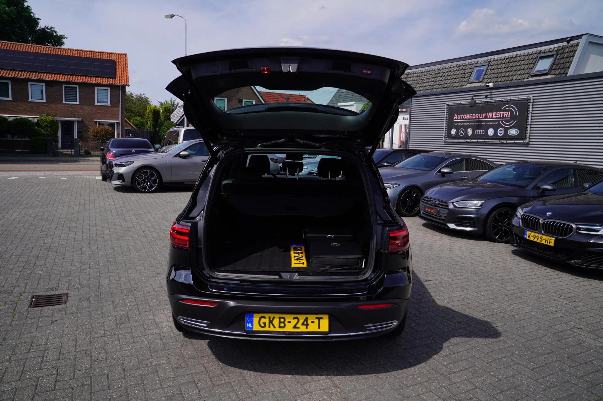 Hoofdafbeelding Mercedes-Benz EQB