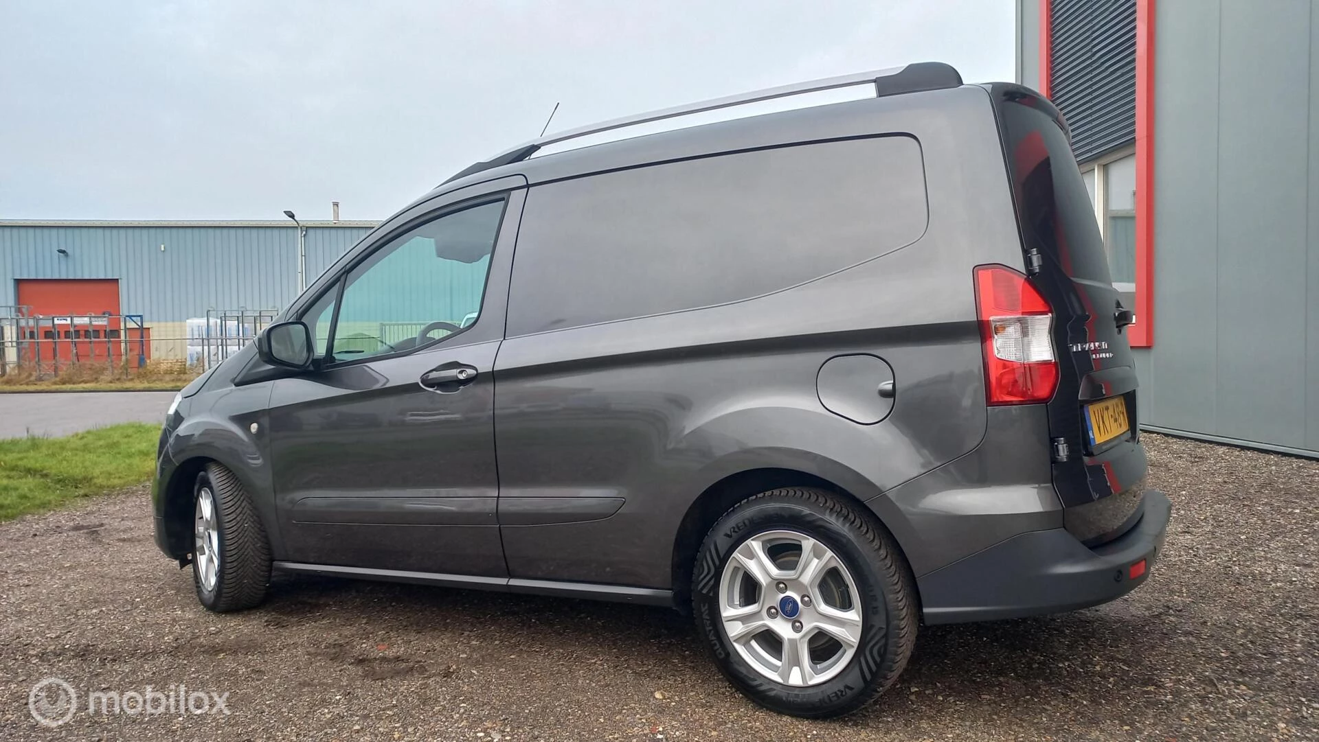 Hoofdafbeelding Ford Transit Courier