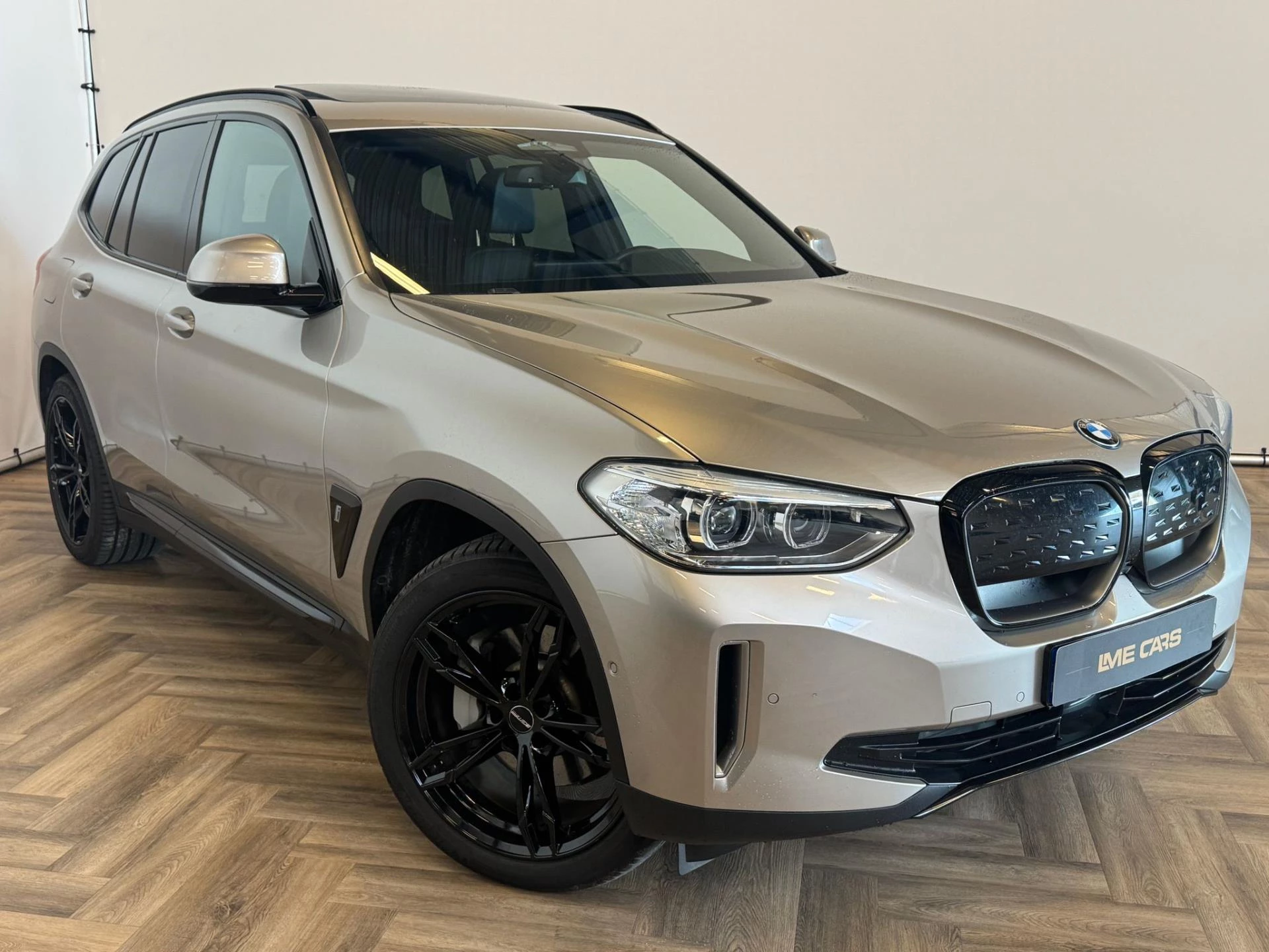 Hoofdafbeelding BMW iX3