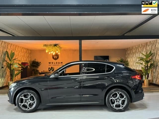 Alfa Romeo Stelvio 2.0 T AWD Super Garantie 280 PK Leder Xenon Camera Cruise Rijklaar