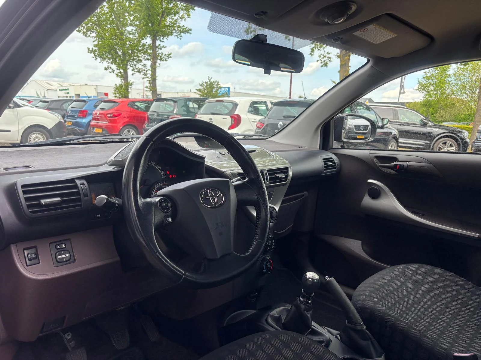 Hoofdafbeelding Toyota iQ