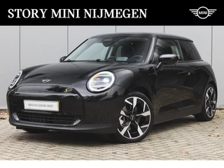 MINI Electric Hatchback Cooper SE Classic / Panoramadak / LED / Head-Up / Parking Assistant / Comfort Access / Stoelverwarming / Extra getint glas achter