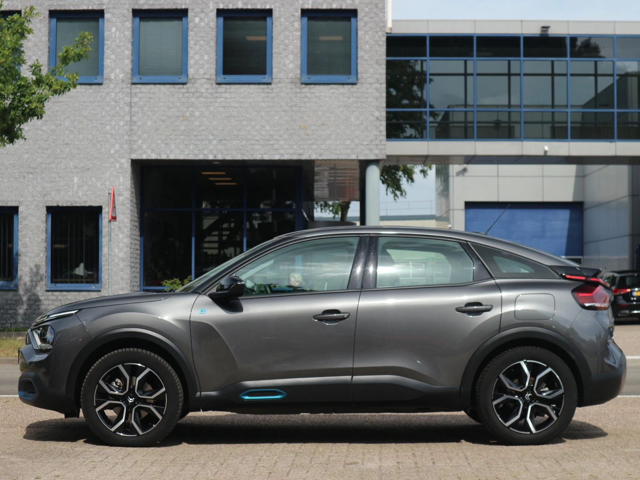 Hoofdafbeelding Citroën ë-C4