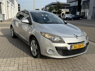 Renault Megane 1.6 Dynamique Xenon Airco Navigatie