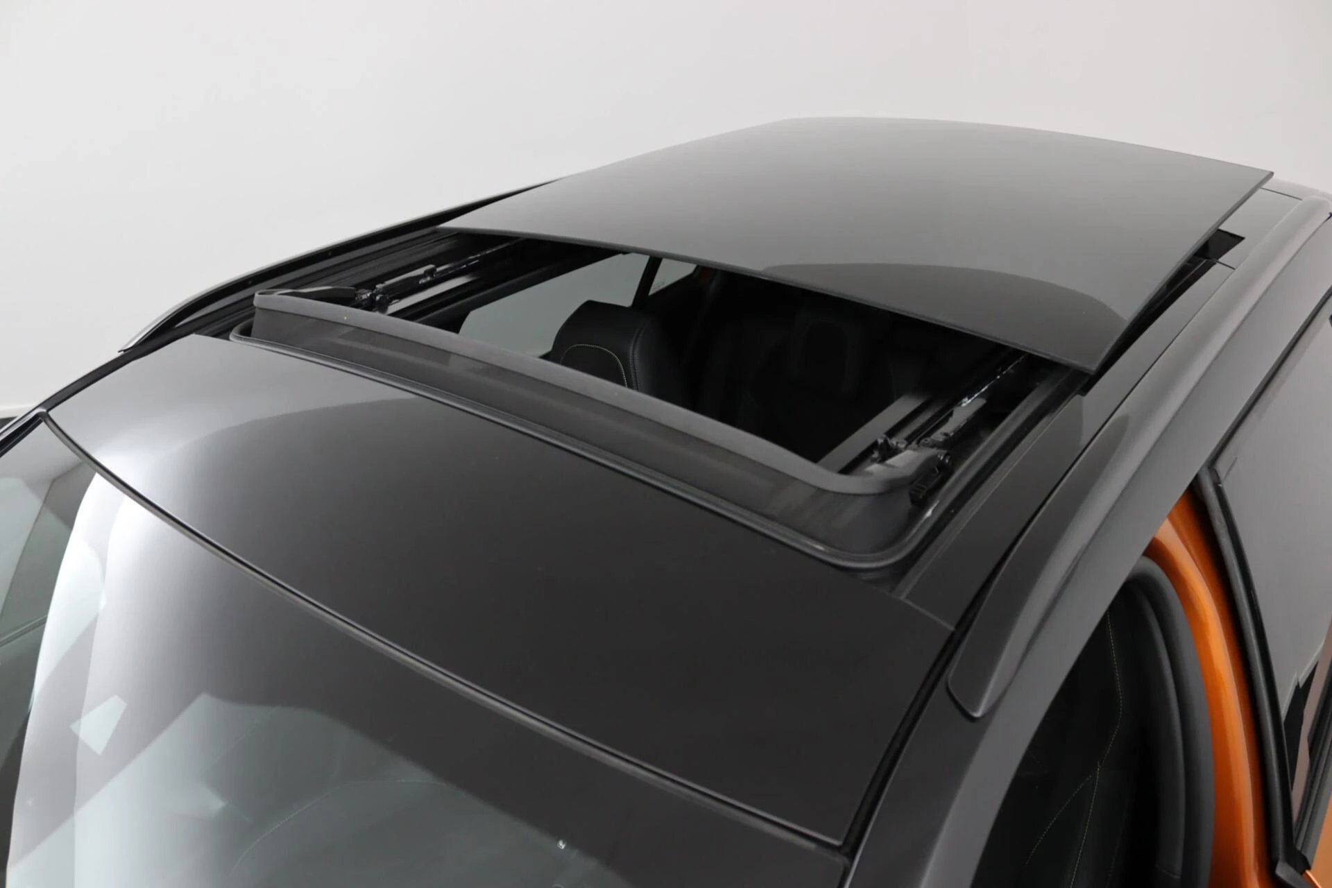 Hoofdafbeelding Peugeot e-2008