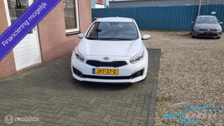 Hoofdafbeelding Kia cee'd Kia cee'd 1.4 CVVT comfortline veel opties 5drs 2017 lage km