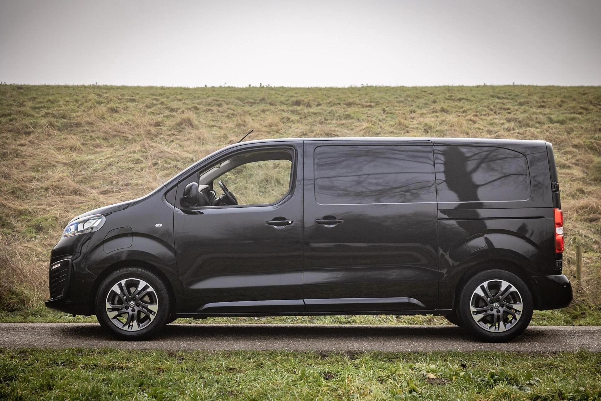 Hoofdafbeelding Opel Vivaro-e