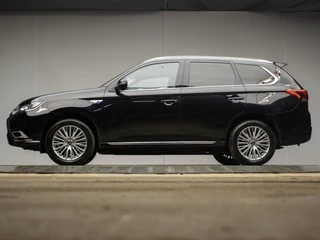 Mitsubishi Outlander 2.4 PHEV Intense Sport (APPLECARPLAY,CAMERA,PDC,STOELVERWARMING,CRUISE,SPORTSTOELEN,LM VELGEN,NETTE STAAT)