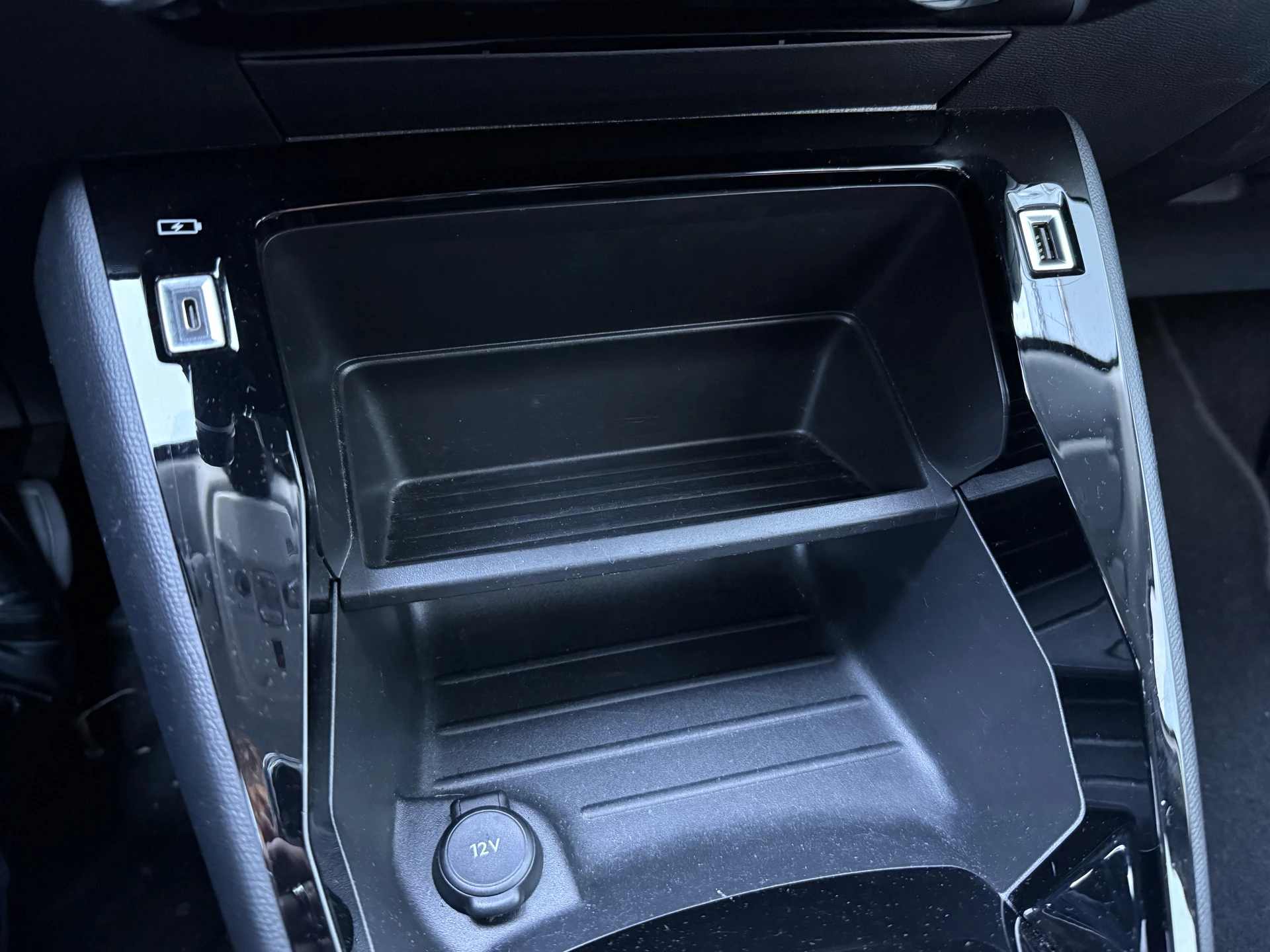 Hoofdafbeelding Peugeot e-208