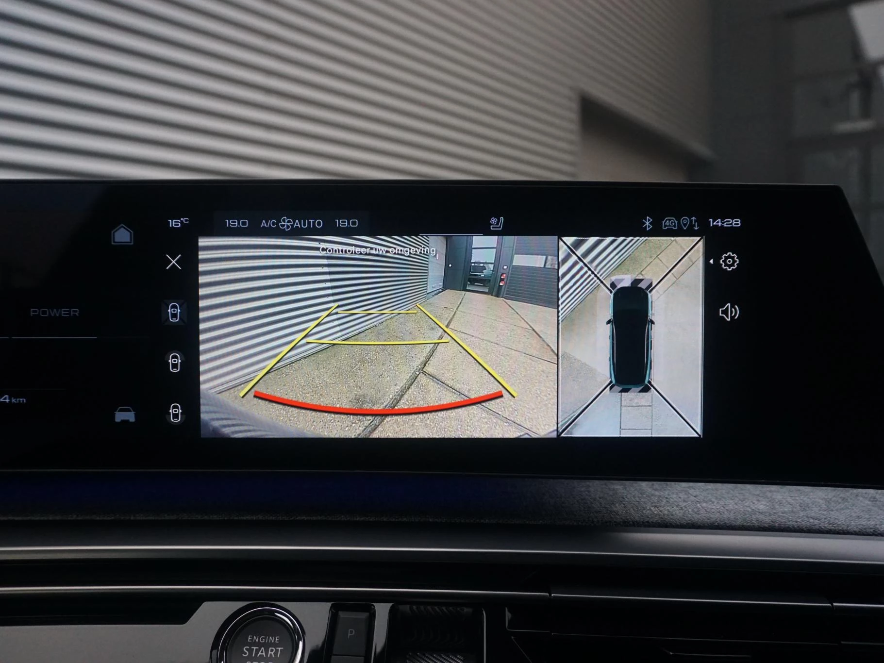 Hoofdafbeelding Peugeot e-3008