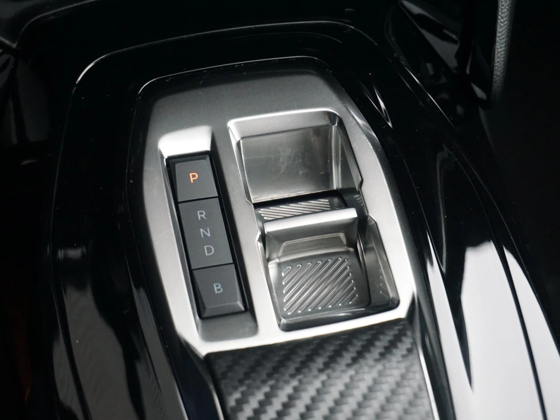 Hoofdafbeelding Peugeot e-208