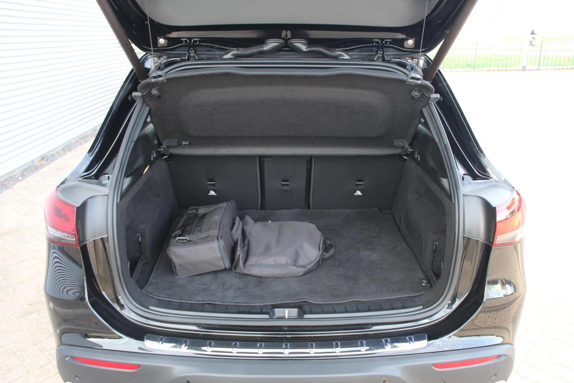 Hoofdafbeelding Mercedes-Benz EQA