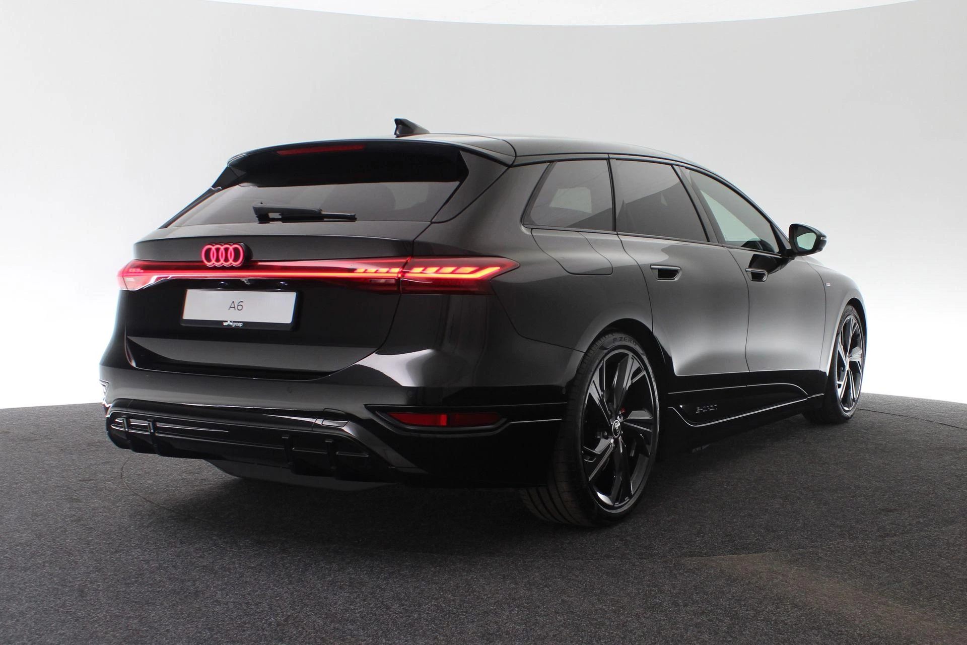 Hoofdafbeelding Audi A6 Avant e-tron