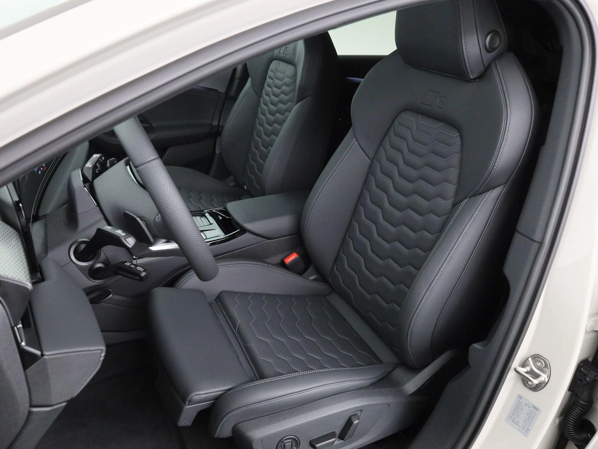 Hoofdafbeelding Audi A6 Avant e-tron