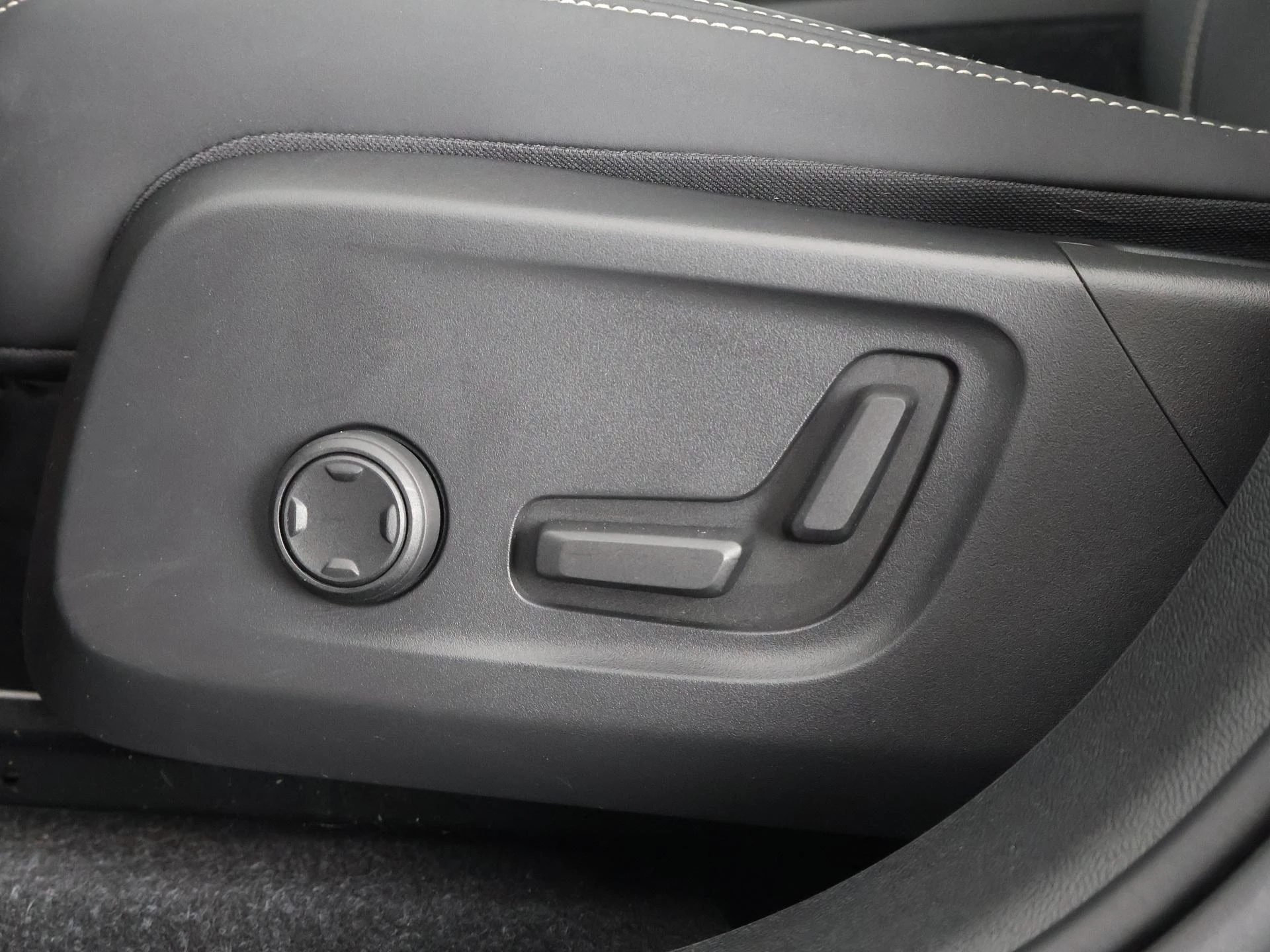 Hoofdafbeelding Volvo C40