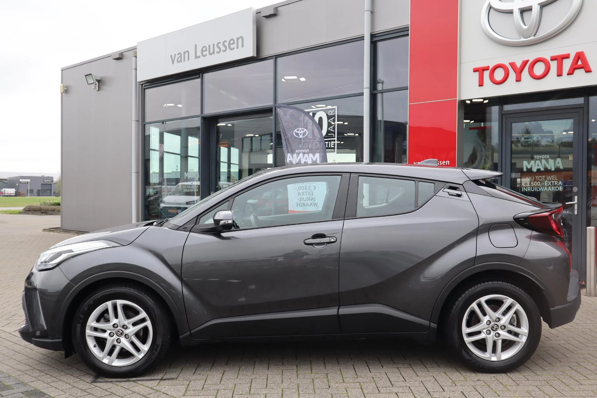 Hoofdafbeelding Toyota C-HR