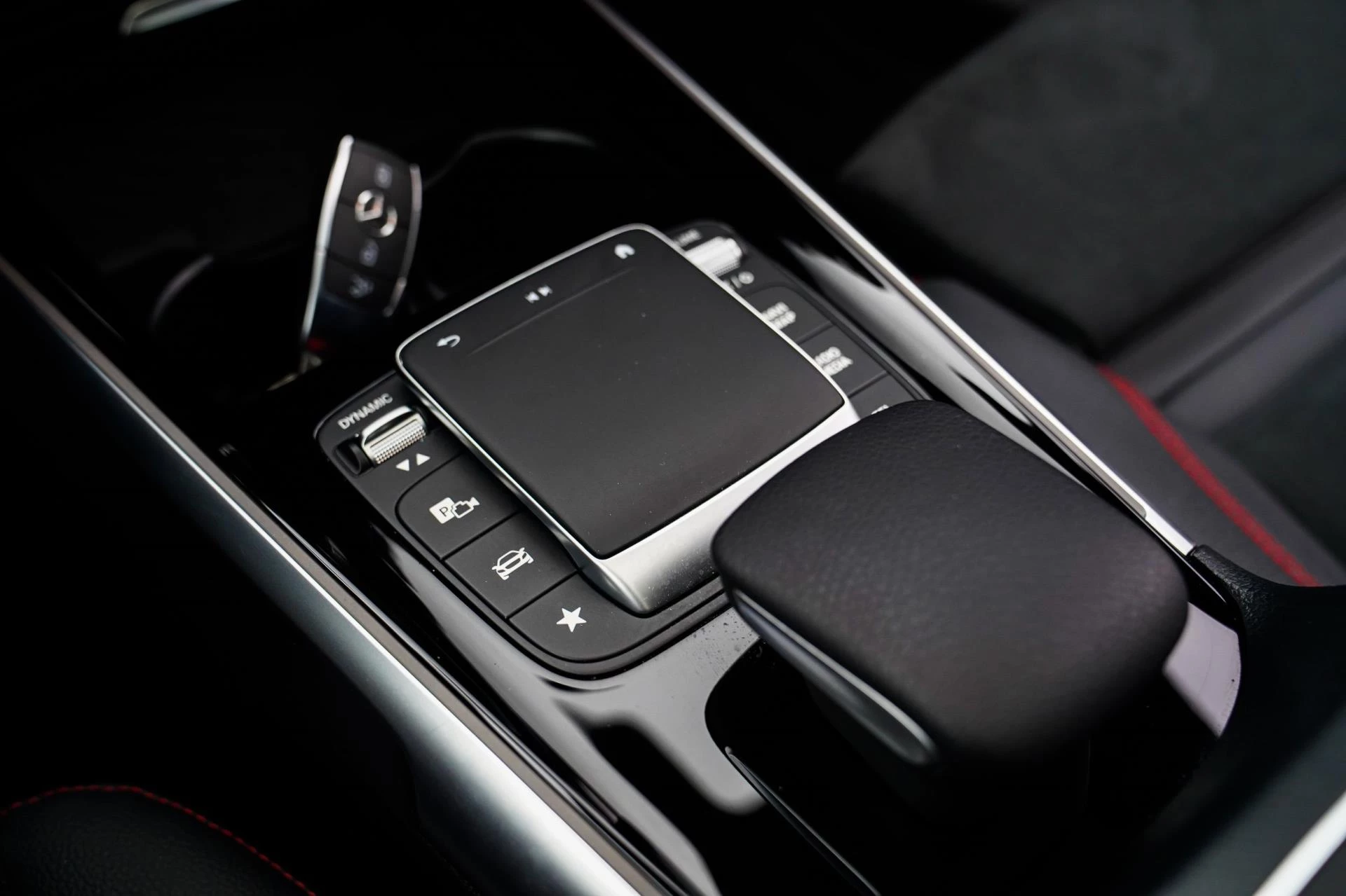Hoofdafbeelding Mercedes-Benz EQB