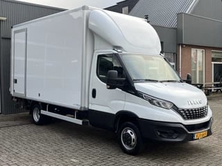 Iveco Daily 35C18H 3.0 410 Bakwagen 1000 kg laadklep 180pk Automaat 8 traps Cruise controle Airco Navigatiesysteem Telefoonverbinding Zijdeur 3-Persoons Euro 6 Bakwagen 1e eigenaar