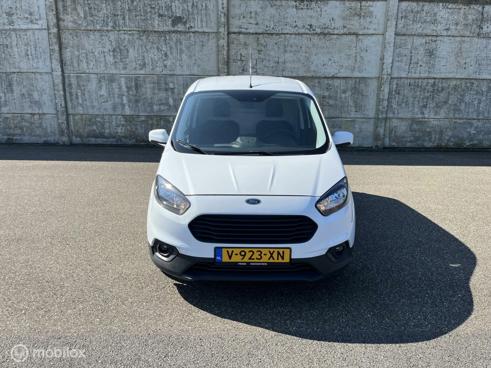 Hoofdafbeelding Ford Transit Courier