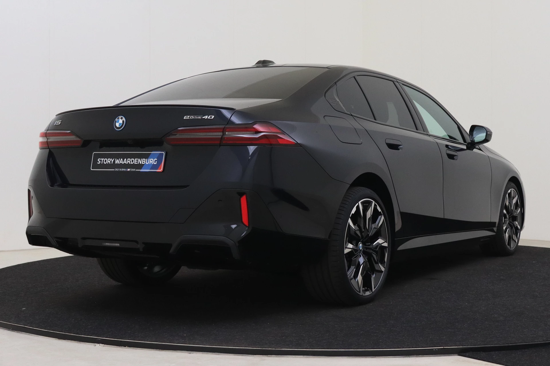 Hoofdafbeelding BMW i5