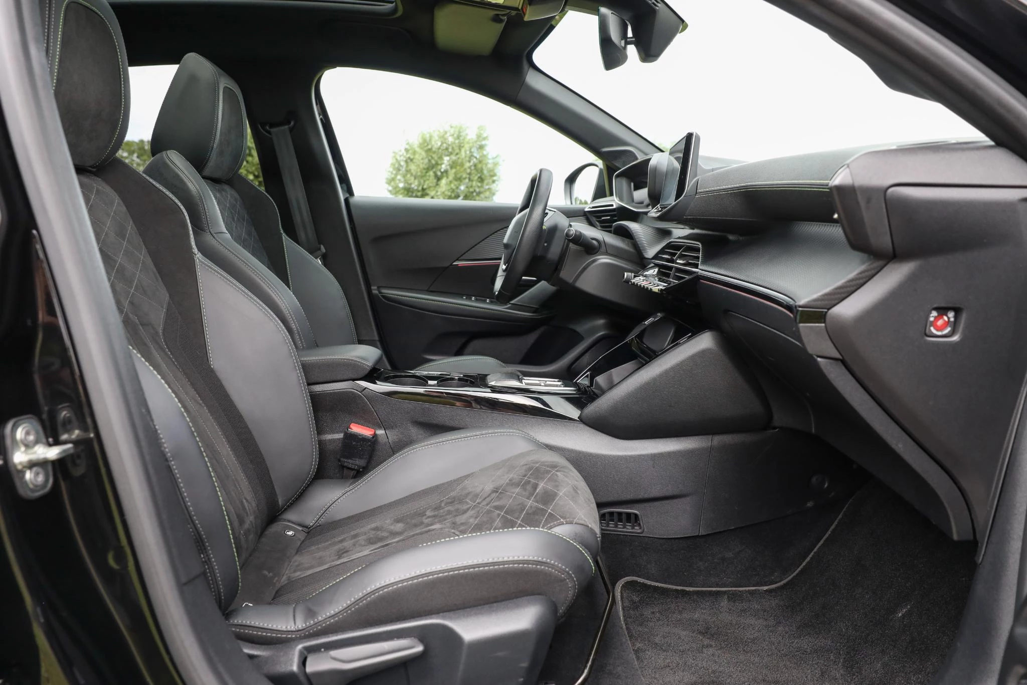 Hoofdafbeelding Peugeot e-208