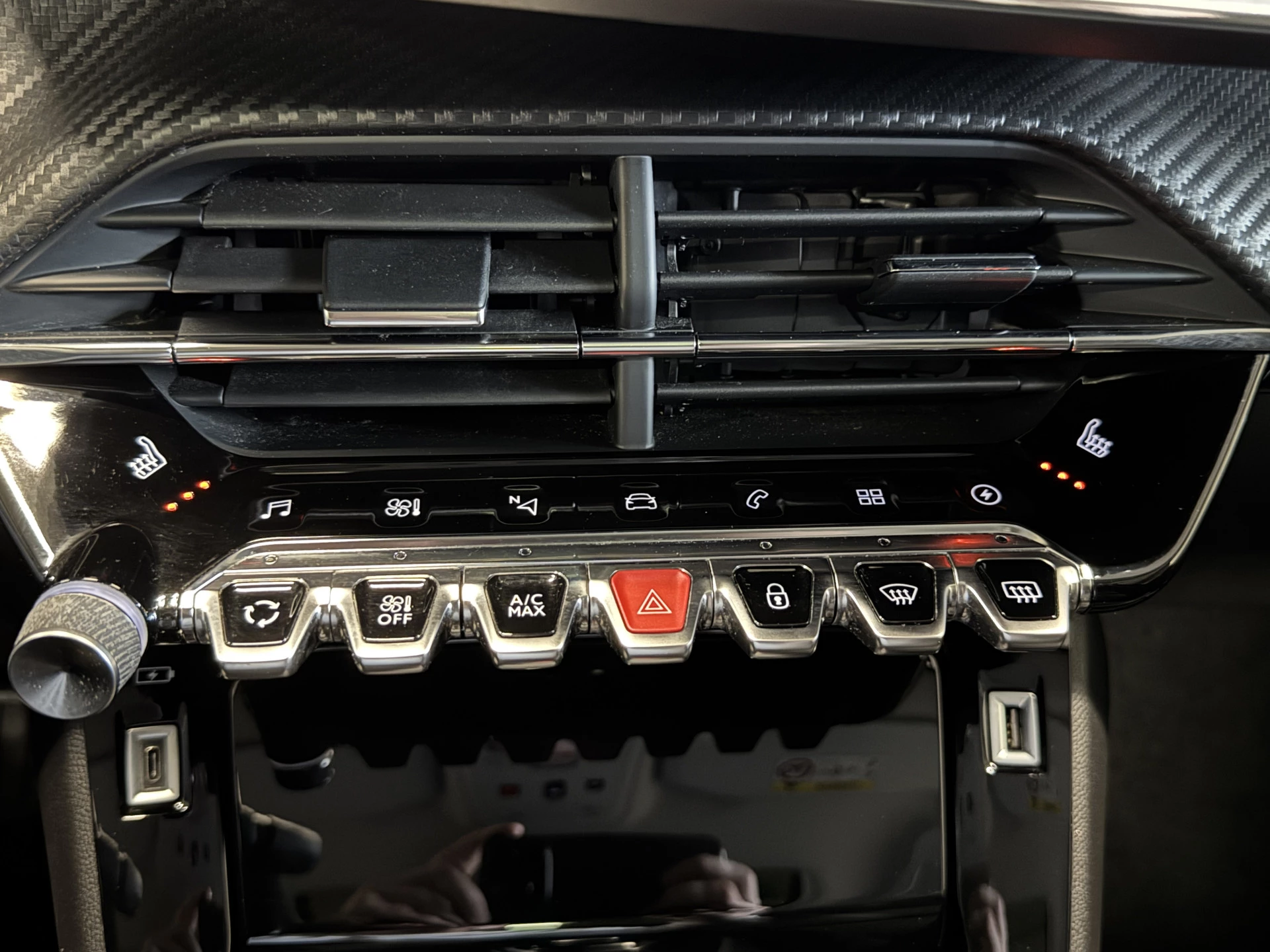 Hoofdafbeelding Peugeot e-2008