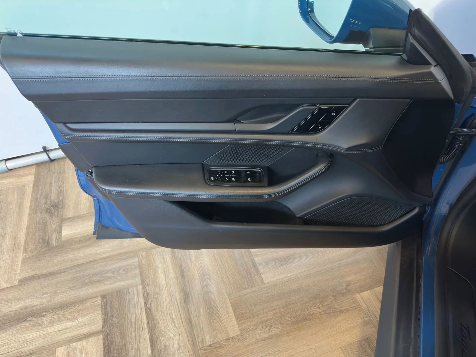 Hoofdafbeelding Porsche Taycan