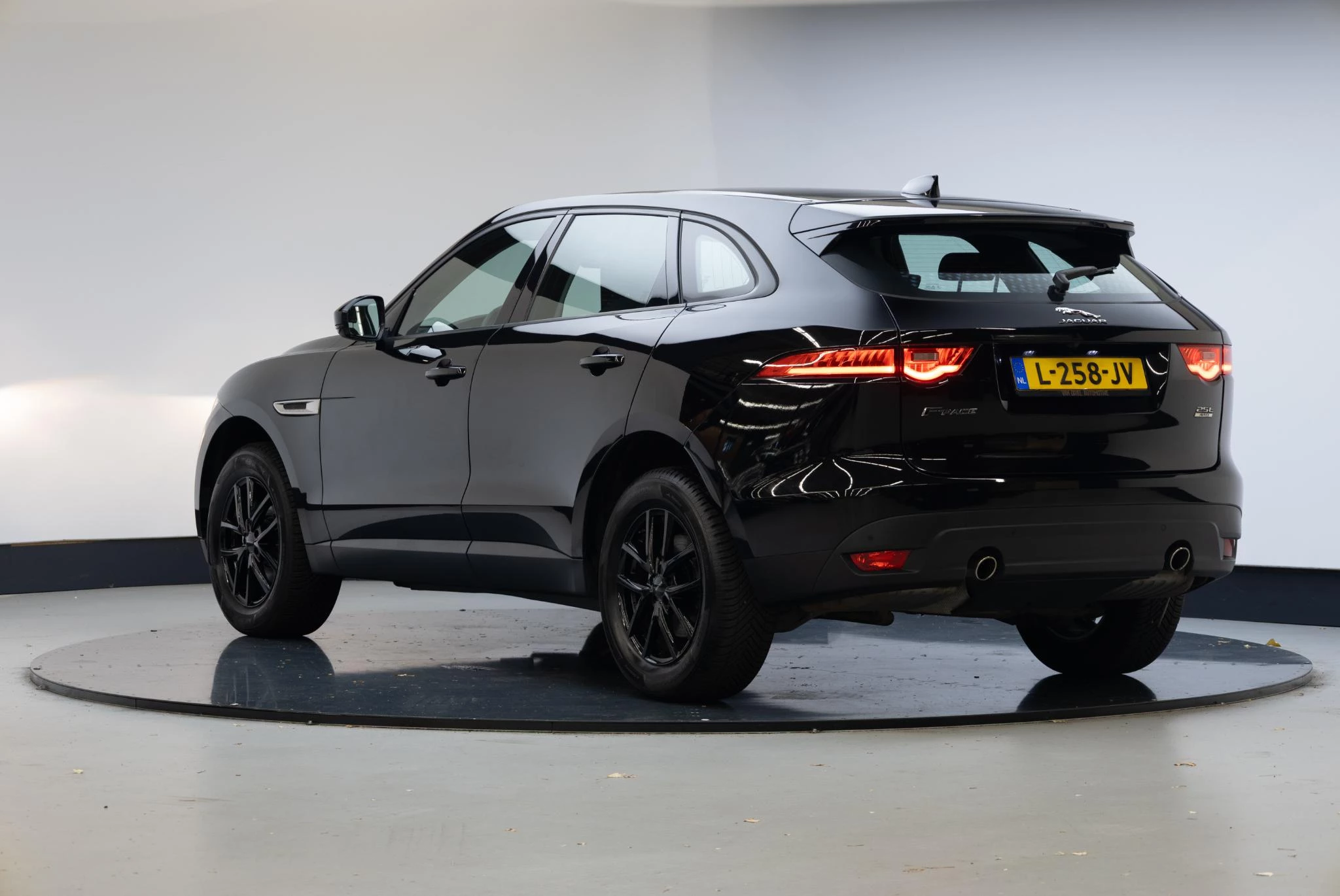 Hoofdafbeelding Jaguar F-PACE