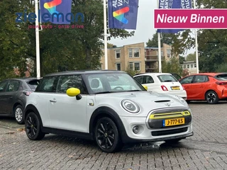 Hoofdafbeelding MINI Electric MINI Electric Mini Essential 33 kWh - Carplay, Navi, Half Leer, Camera, Stoelverw.