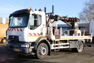 Hoofdafbeelding Renault MIDLUM Renault MIDLUM D240 DTI 4x2 Risa G2T drilling installation