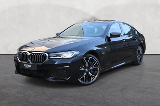 BMW 5-serie 545e xDrive | HUD  | H&K |  Keyless | PANO |