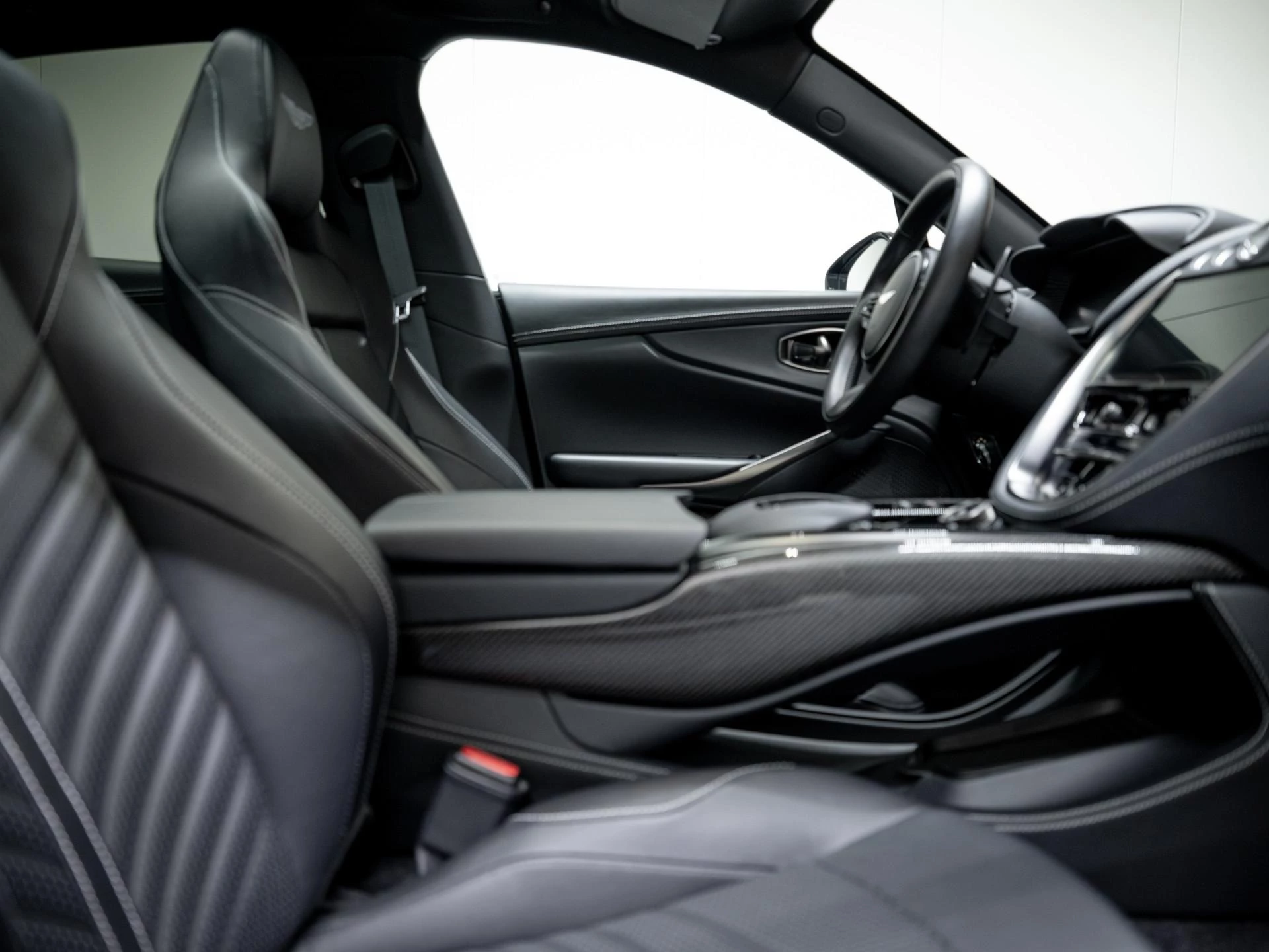 Hoofdafbeelding Aston Martin DBX