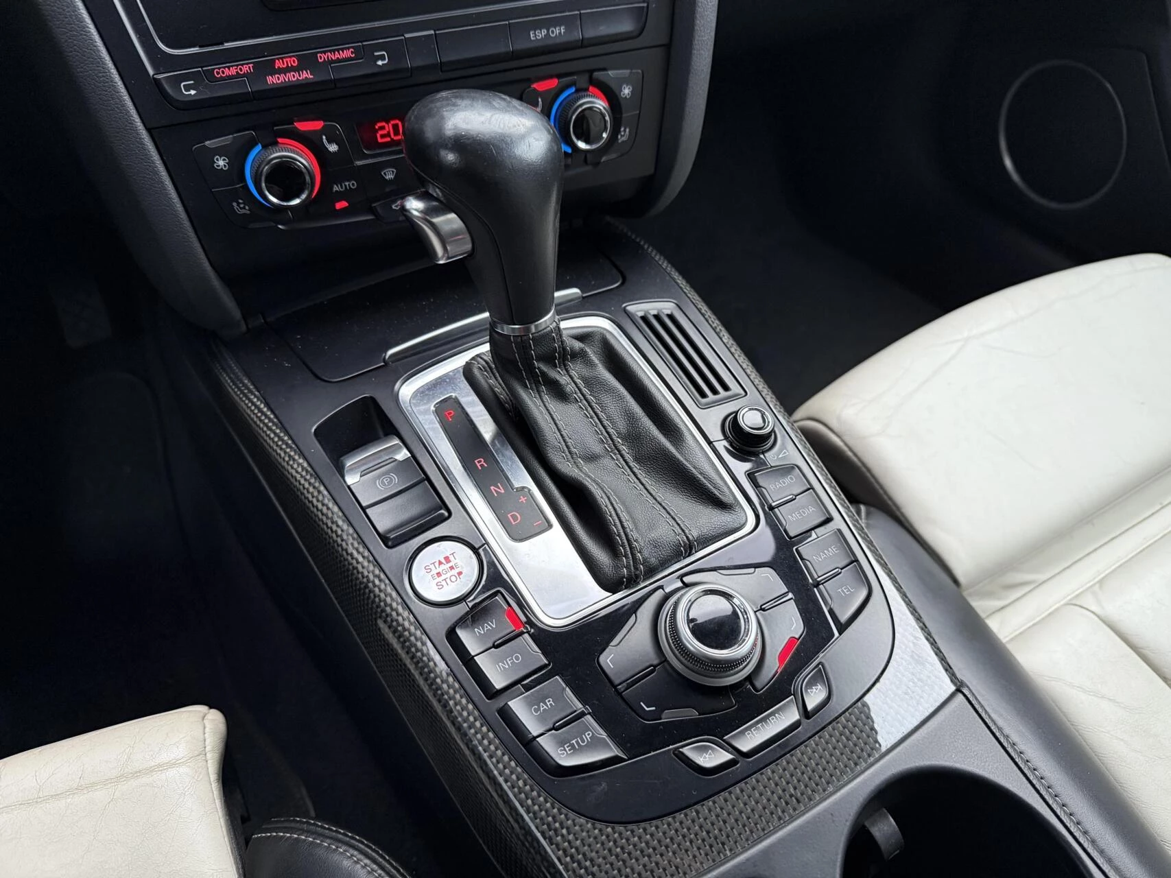 Hoofdafbeelding Audi S4