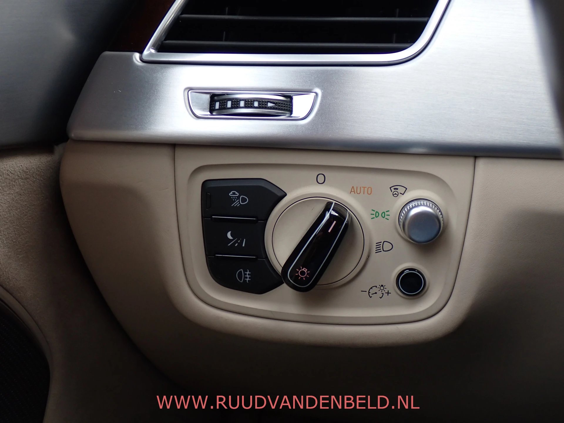 Hoofdafbeelding Audi A8