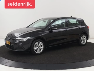 Volkswagen Golf 1.0 TSI Life | Carplay | Navigatie |  Adaptive cruise | Full LED | Digital Cockpit | Sfeerverlichting | Climate control | Bluetooth | Parkeerhulp