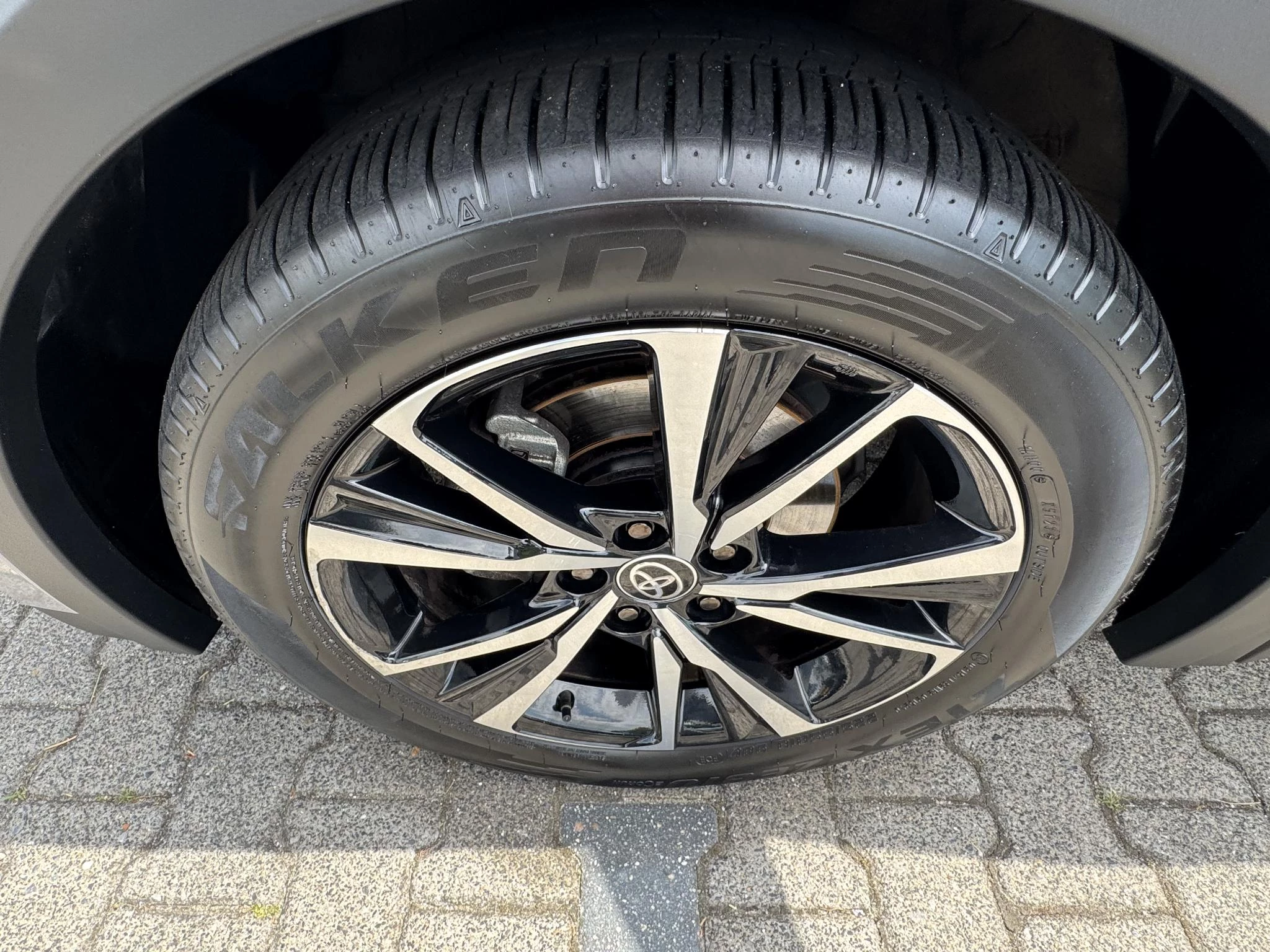 Hoofdafbeelding Toyota C-HR