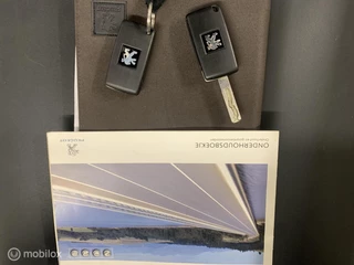 Peugeot 308 CC 1.6 THP Feline/NAP/1EIG/LEDER/NAVI/109000KM!!